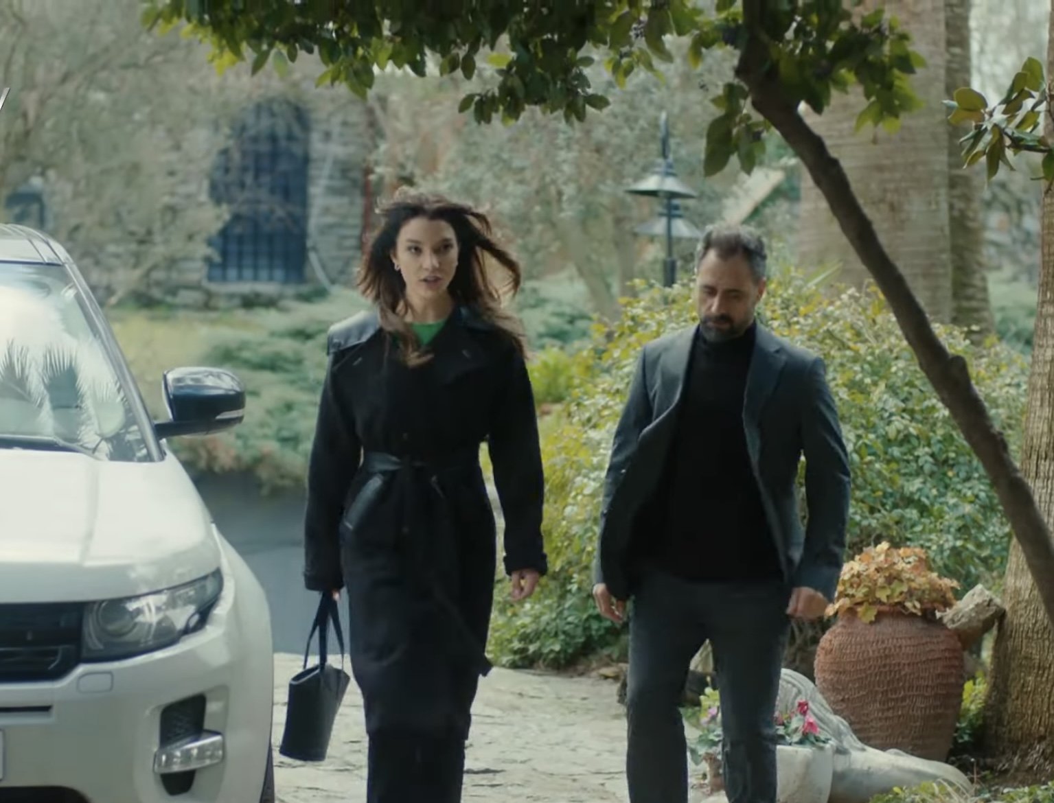 Yalnız Kurt Dizi, Marla Tote Siyah Çanta