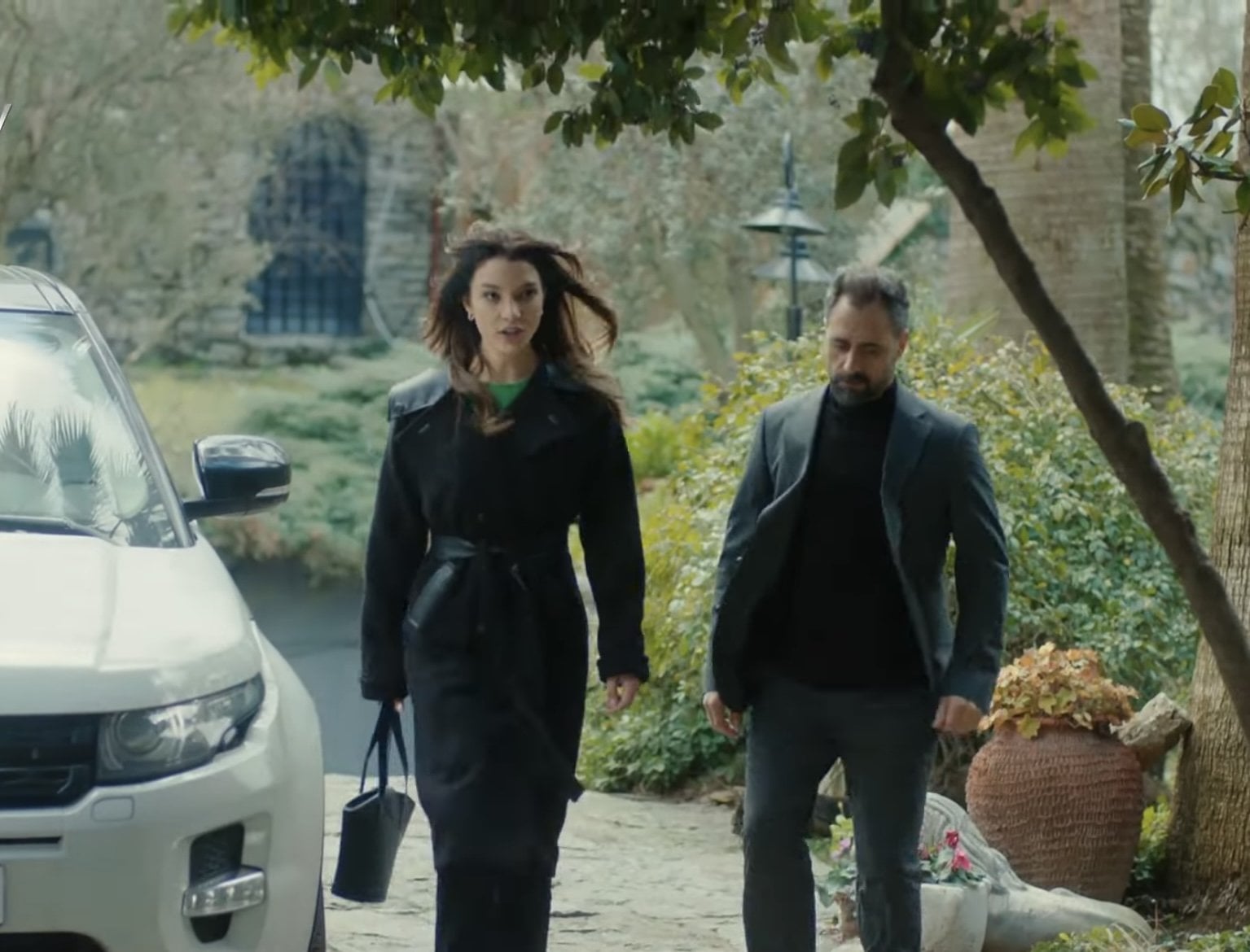 Yalnız Kurt Dizi, Marla Tote Siyah Çanta