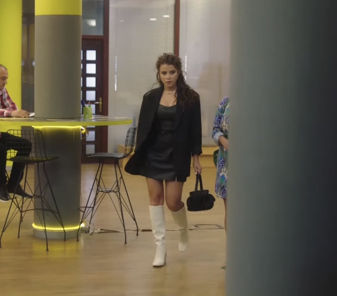 Seversin Dizi, Gilda Siyah Çantası ile